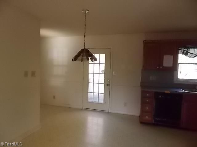 4334 Earnhardt Road Asheboro, NC 27205 - Photo 4 of 22