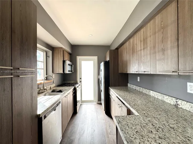 $325,000 | 1785 Calais Drive, Unit 5, Miami Beach, FL 33141