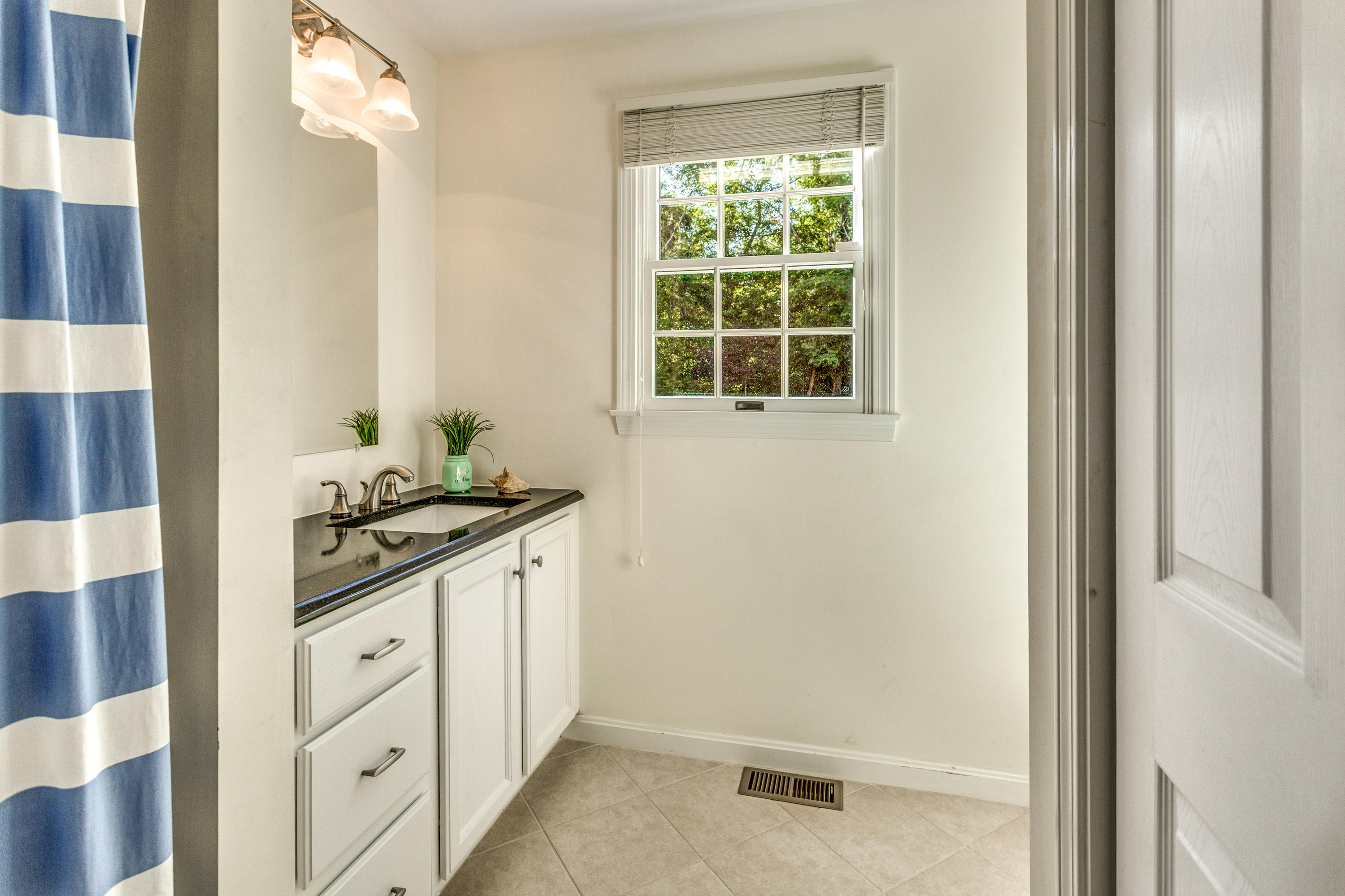105 Harding Road Eastham, MA 02642 - Photo 13 of 29 20_Bathroom