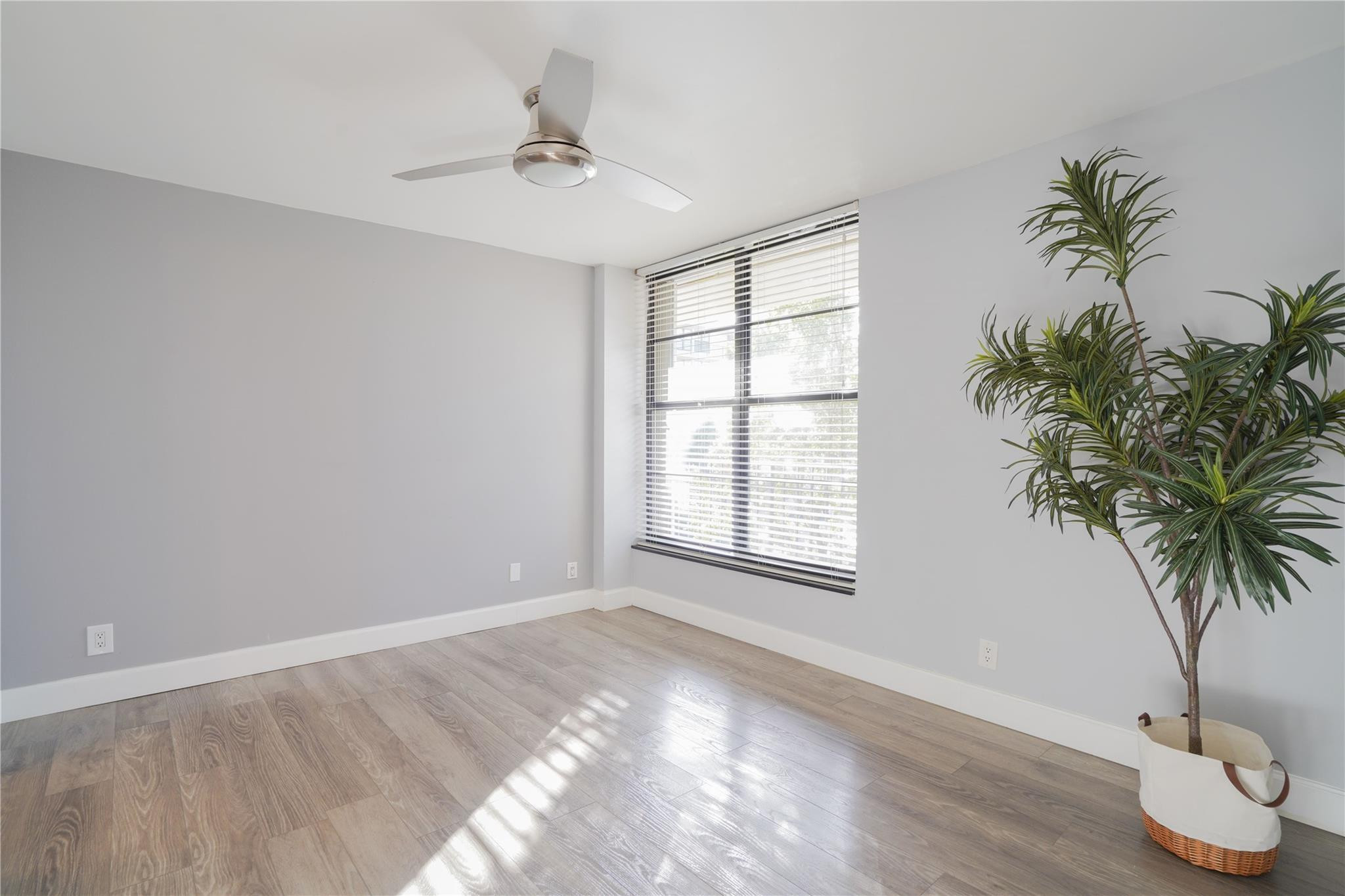 7 Royal Palm Way, Unit 304 Boca Raton, FL 33432 - Photo 17 of 30 Photo 17
