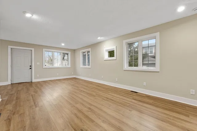 $180,000 | 605 10th Avenue Northwest, Austin, MN 55912