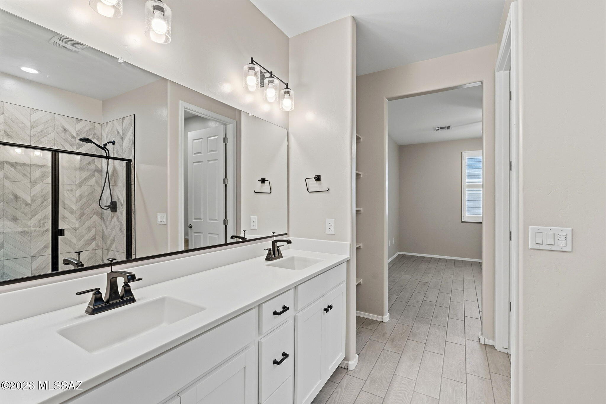12101 East Ryscott Circle Vail, AZ 85641 - Photo 31 of 49 Primary Bathroom