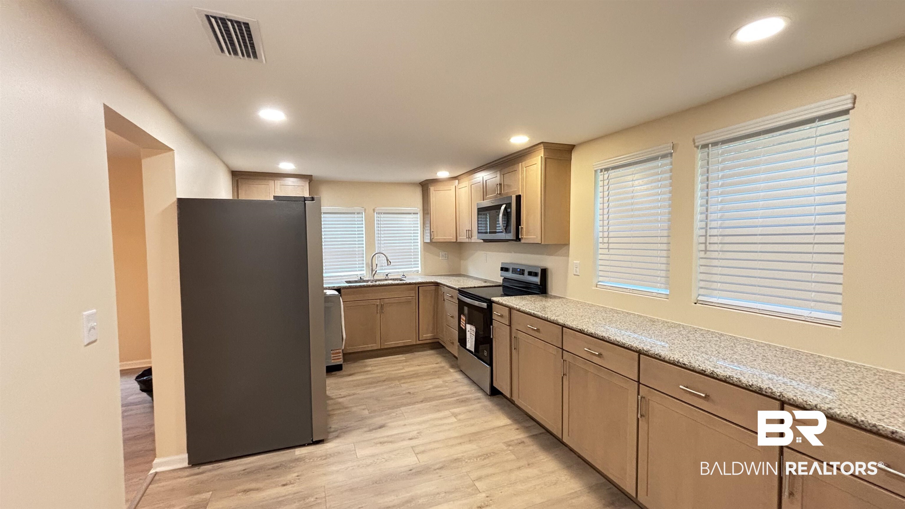 7251 Pinehill Road Daphne, AL 36526 - Photo 2 of 14 Kitchen
