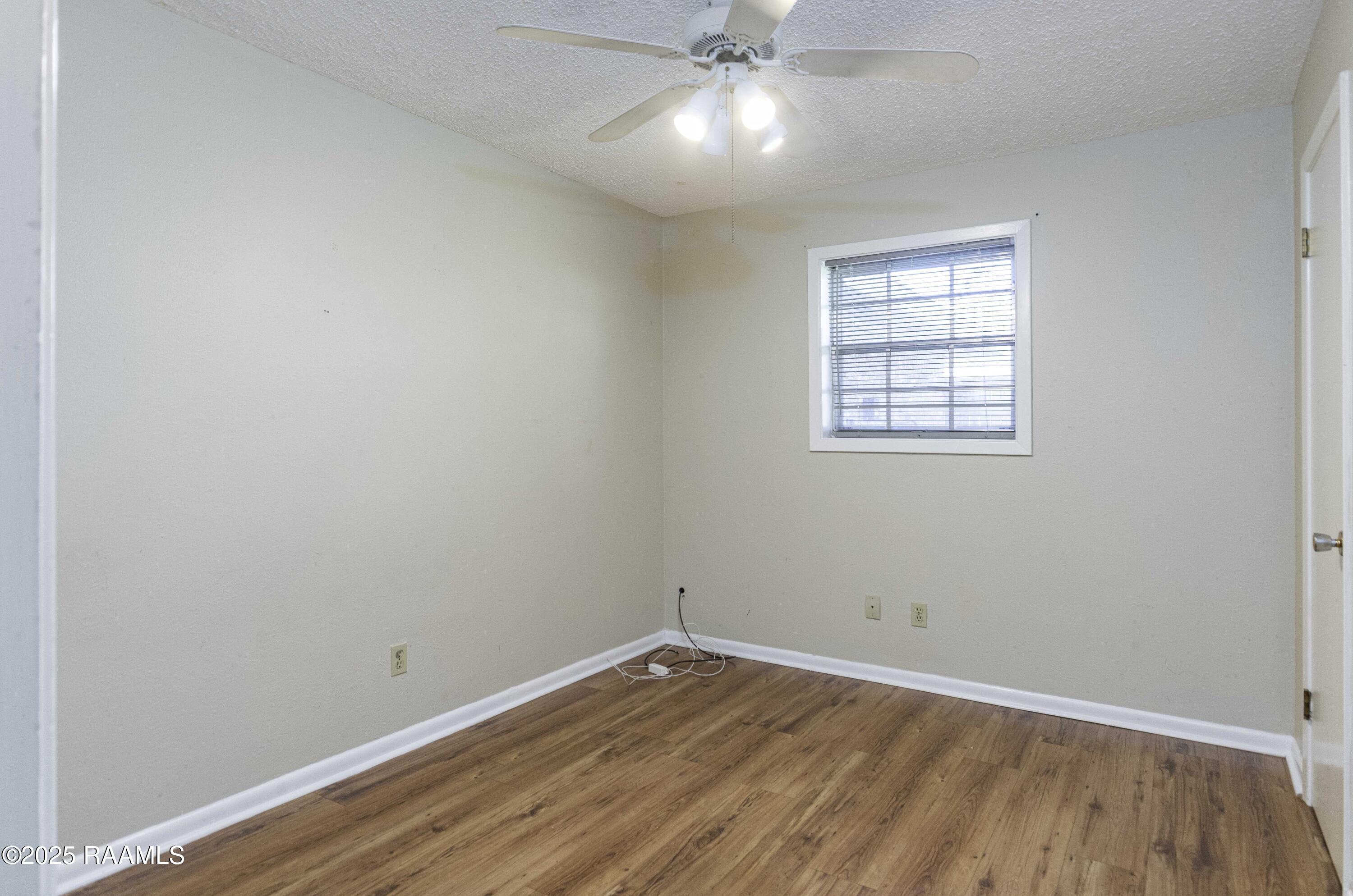 101 South Wakefield Drive Lafayette, LA 70503 - Photo 24 of 28 3rd Bedroom 1 (3)