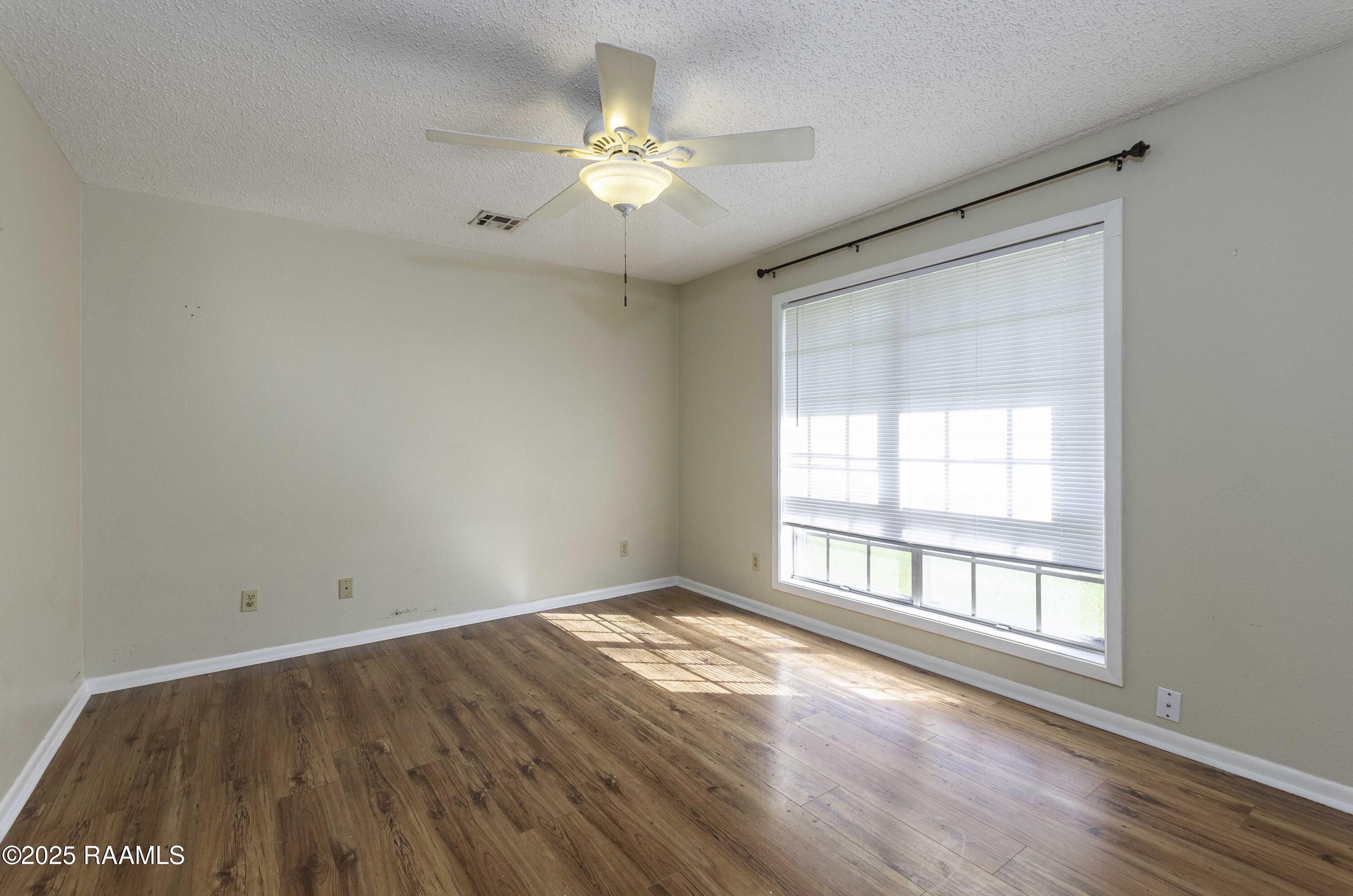 101 South Wakefield Drive Lafayette, LA 70503 - Photo 26 of 28 2nd Bedroom 1 (4)