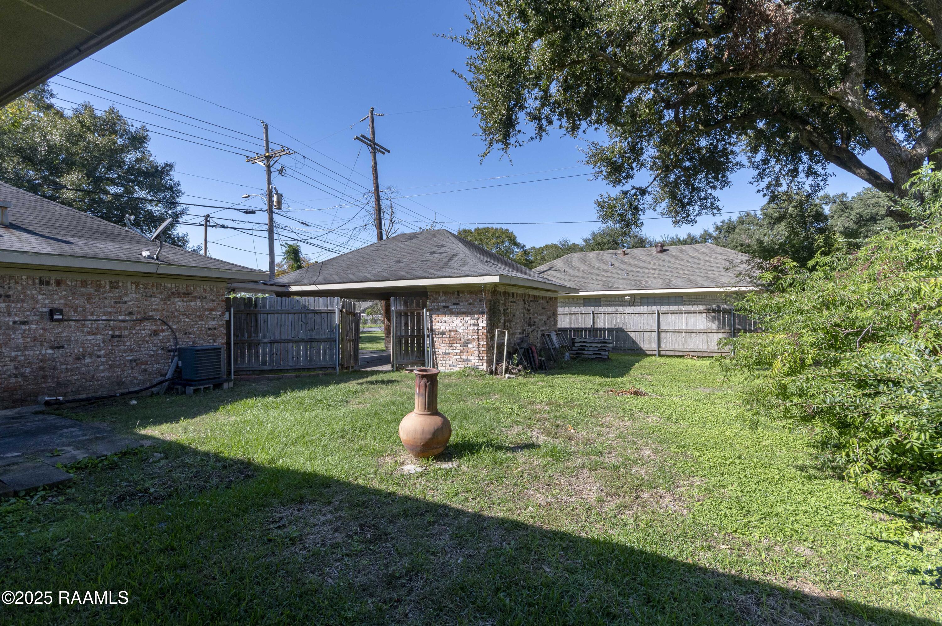 101 South Wakefield Drive Lafayette, LA 70503 - Photo 27 of 28 Back Yard 1 (2)