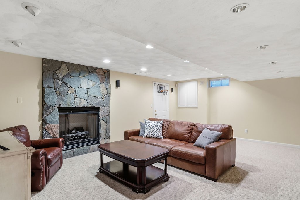 134 Wickham Road North Kingstown, RI 02852 - Photo 40 of 45