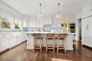 65 Wallacks Drive Stamford, CT 06902 - Photo 18 of 53 16 gourmet kitchen