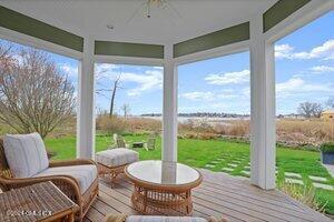 65 Wallacks Drive Stamford, CT 06902 - Photo 23 of 53 20.1 covered deck (2)