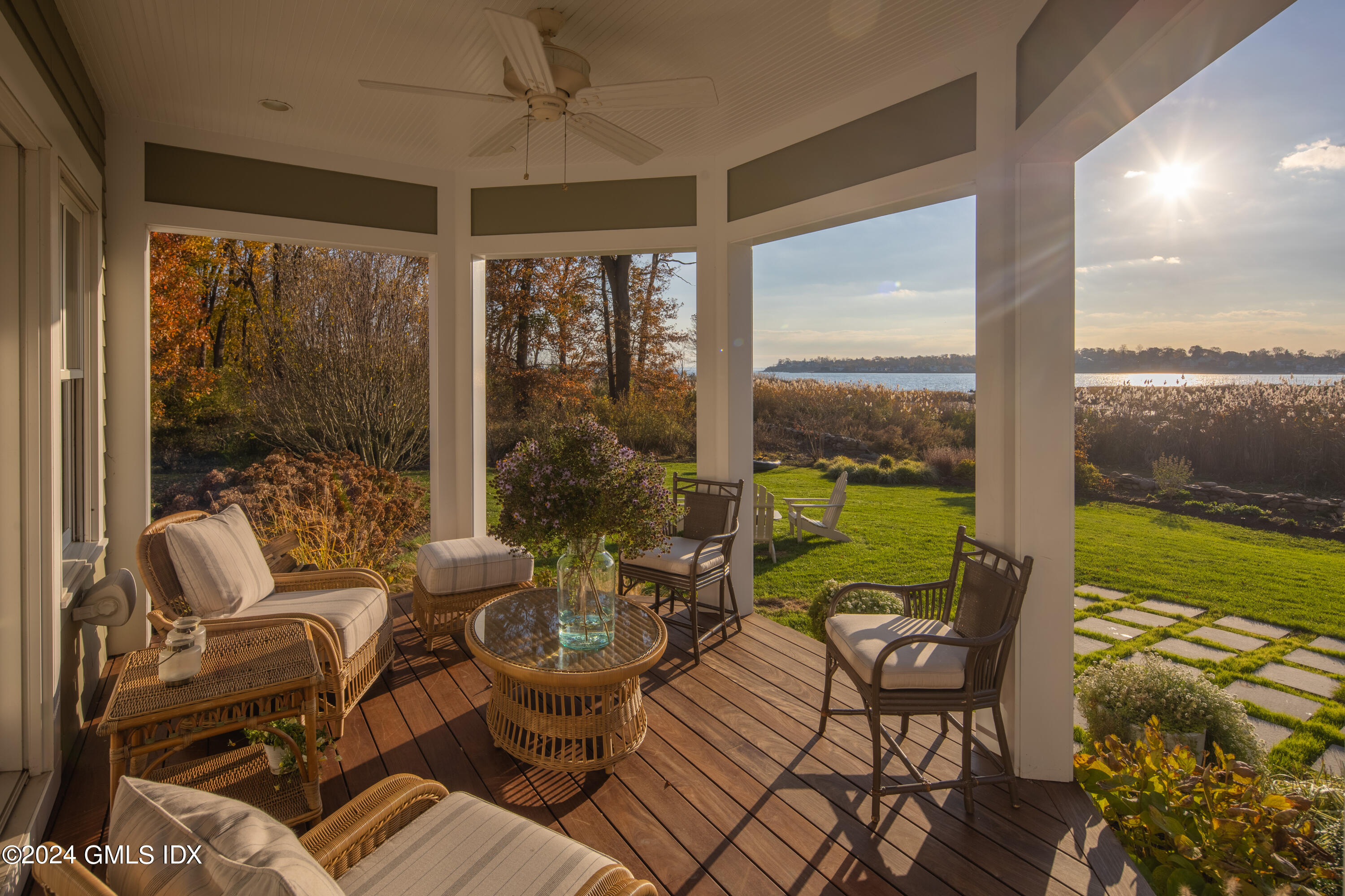 65 Wallacks Drive Stamford, CT 06902 - Photo 24 of 53 20.1 covered deck