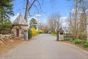 65 Wallacks Drive Stamford, CT 06902 - Photo 3 of 53 2. gatehouse