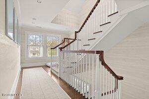 65 Wallacks Drive Stamford, CT 06902 - Photo 33 of 53 27. second floor landing