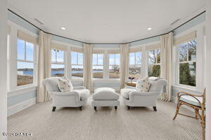 65 Wallacks Drive Stamford, CT 06902 - Photo 35 of 53 29 . sitting room primary suite