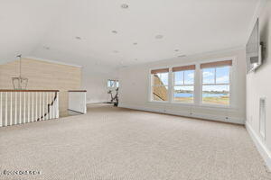 65 Wallacks Drive Stamford, CT 06902 - Photo 44 of 53 39. third floor loft