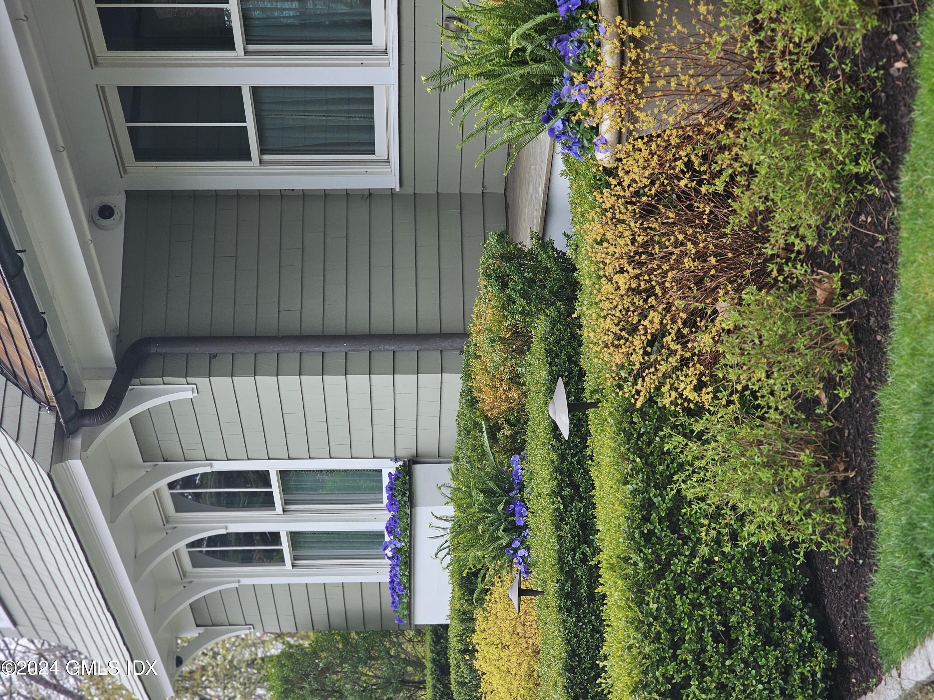 65 Wallacks Drive Stamford, CT 06902 - Photo 8 of 53 6.5 front walk