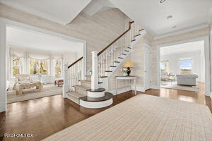 65 Wallacks Drive Stamford, CT 06902 - Photo 10 of 53 8, staircase