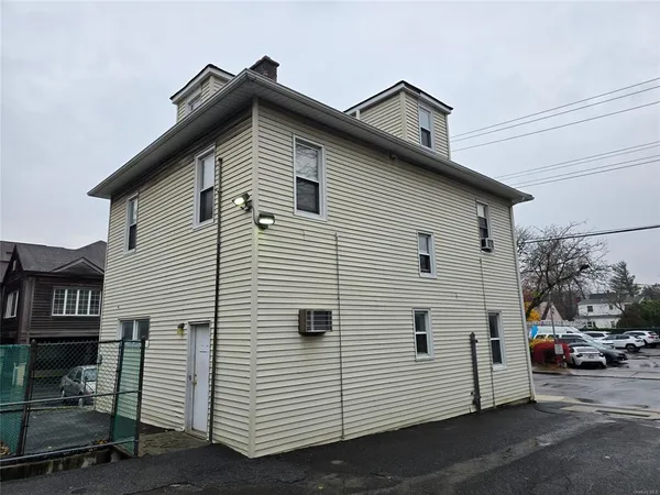 a view of a white house