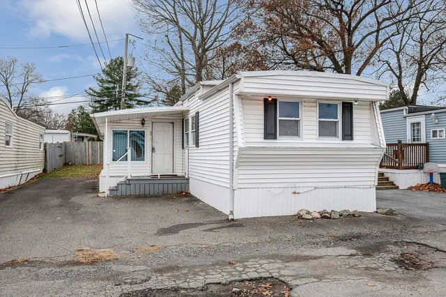 $169,900 | 261 Newbury Street, Unit 33B, Peabody, MA 01960