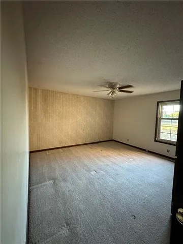 $367,000 | 3943 County Road 5400, Independence, KS 67301