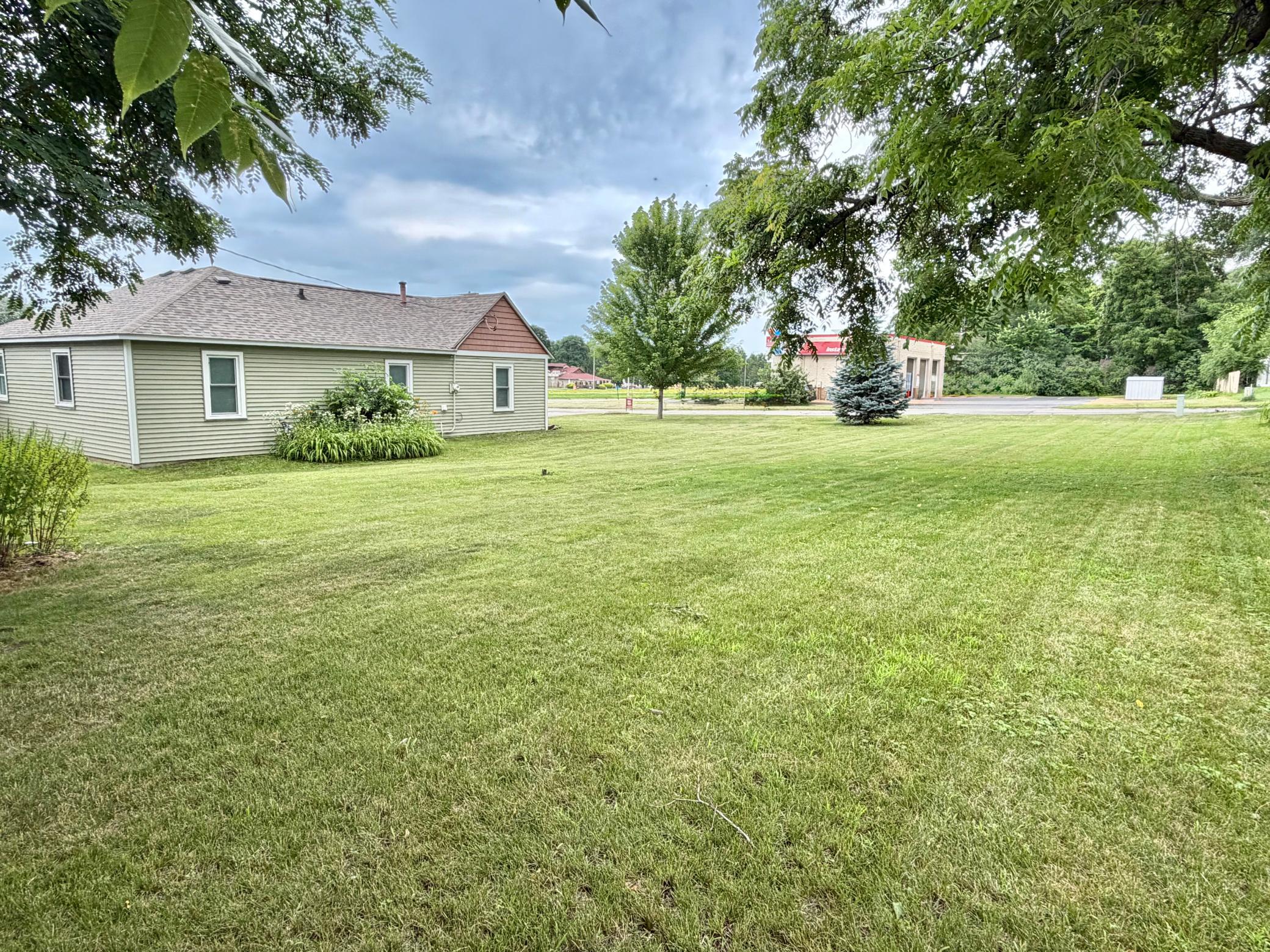 110 Red Wing Avenue South Red Wing, MN 55066 - Photo 3 of 24