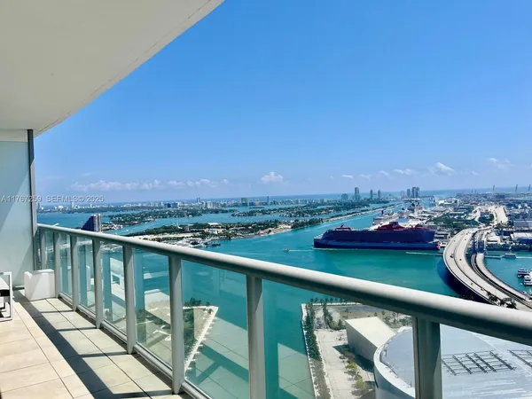 $620,000 | 888 Biscayne Boulevard, Unit 4306, Miami, FL 33132