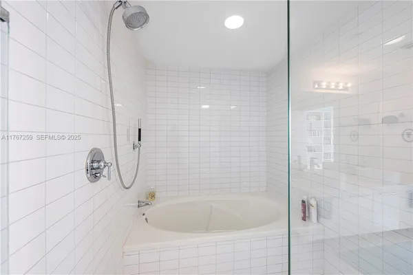 $620,000 | 888 Biscayne Boulevard, Unit 4306, Miami, FL 33132