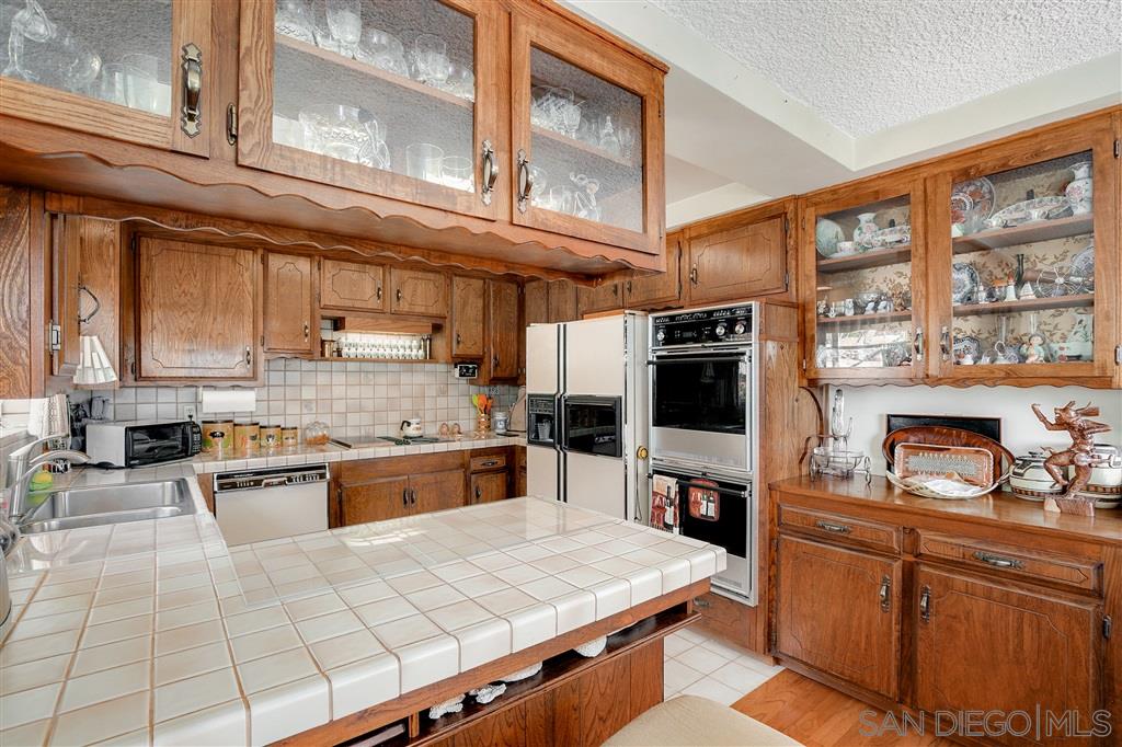 836 Mason Road Vista, CA 92084 - Photo 7 of 25