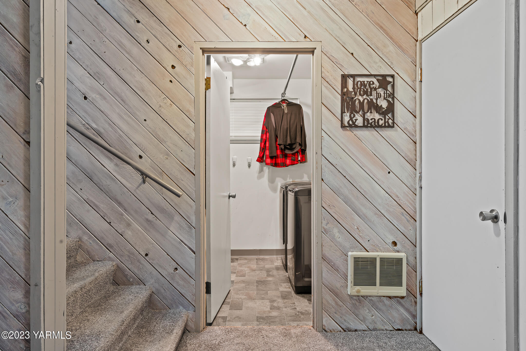 608 Meadowbrook Road Yakima, WA 98903 - Photo 23 of 31 a view of a house with a door