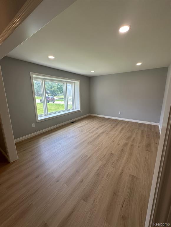 23645 Rockingham Street Southfield, MI 48033 - Photo 9 of 52