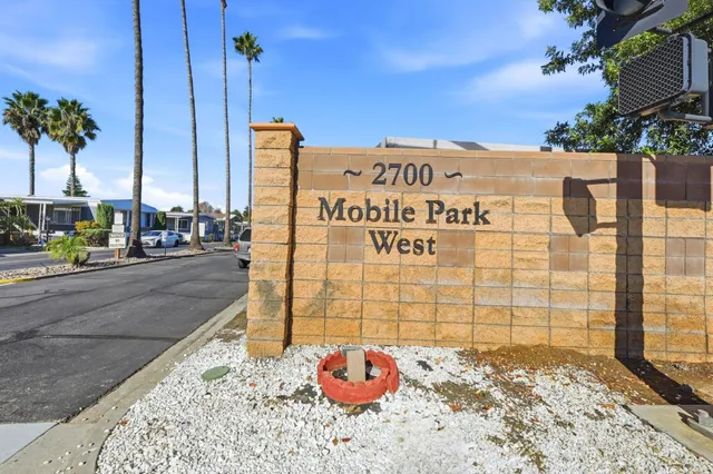 $3,225 | 2700 East Valley Parkway, Unit SPACE 52, Escondido, CA 92027
