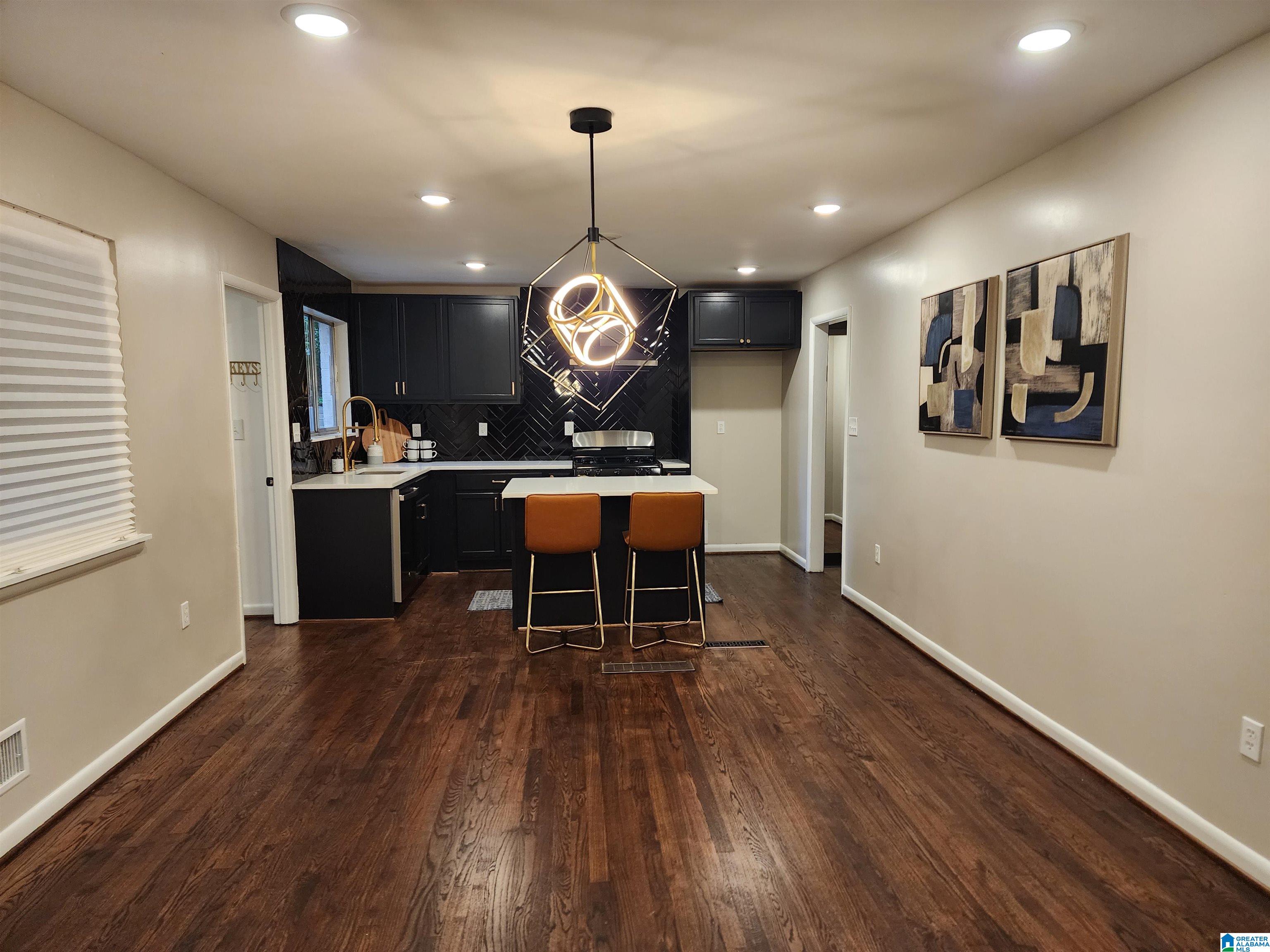 317 9th Avenue Southwest Birmingham, AL 35211 - Photo 4 of 26