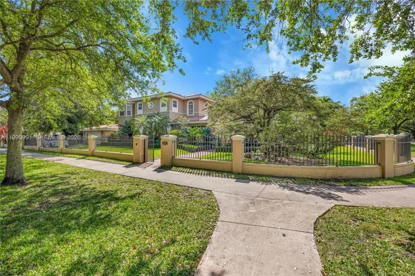 $24,000 | 6200 Granada Boulevard, Coral Gables, FL 33146