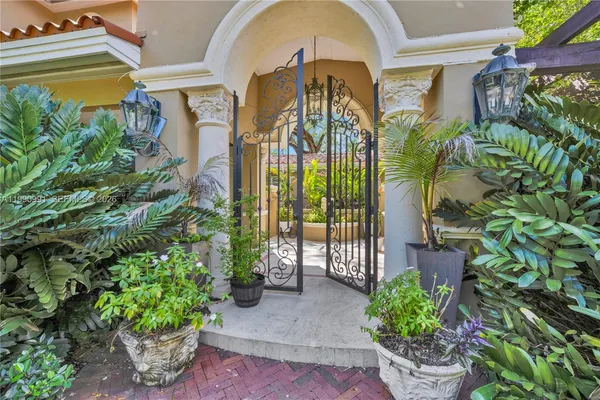 $24,000 | 6200 Granada Boulevard, Coral Gables, FL 33146