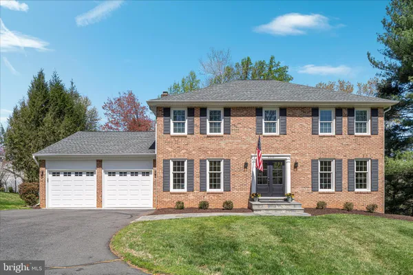 $1,500,000 | 9910 Chase Hill Court, Vienna, VA 22182