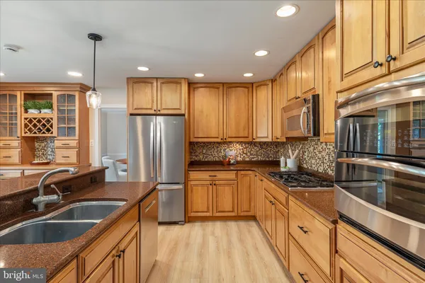 $1,500,000 | 9910 Chase Hill Court, Vienna, VA 22182
