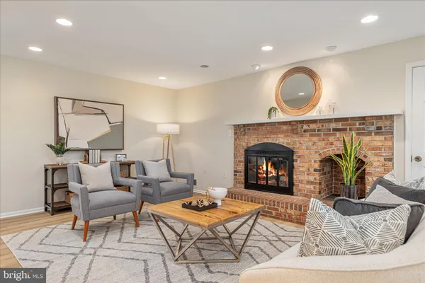 $1,500,000 | 9910 Chase Hill Court, Vienna, VA 22182