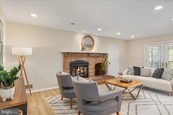 $1,500,000 | 9910 Chase Hill Court, Vienna, VA 22182