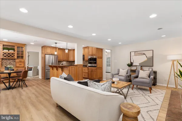 $1,500,000 | 9910 Chase Hill Court, Vienna, VA 22182