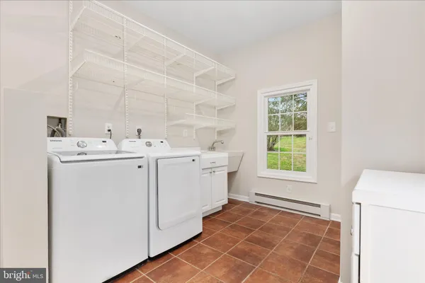 $1,500,000 | 9910 Chase Hill Court, Vienna, VA 22182