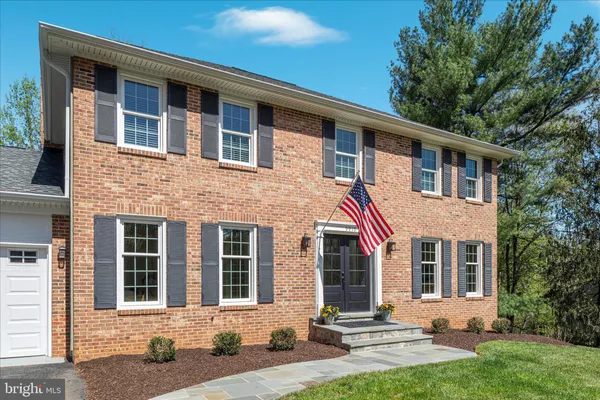 $1,500,000 | 9910 Chase Hill Court, Vienna, VA 22182