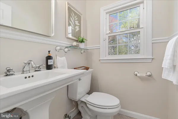 $1,500,000 | 9910 Chase Hill Court, Vienna, VA 22182
