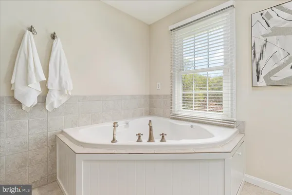 $1,500,000 | 9910 Chase Hill Court, Vienna, VA 22182