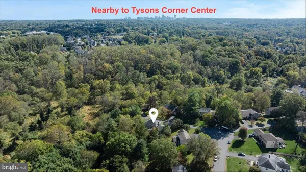 $1,500,000 | 9910 Chase Hill Court, Vienna, VA 22182