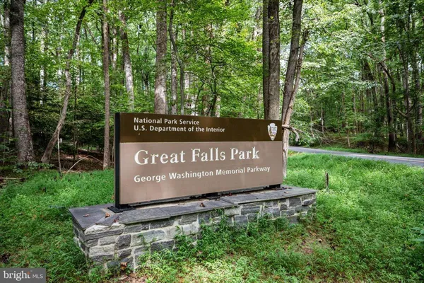$1,500,000 | 9910 Chase Hill Court, Vienna, VA 22182