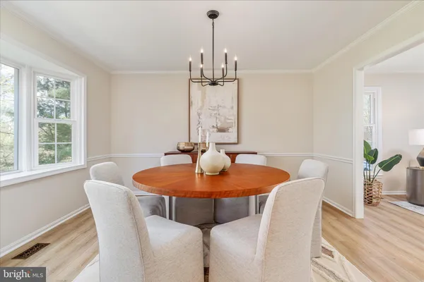$1,500,000 | 9910 Chase Hill Court, Vienna, VA 22182