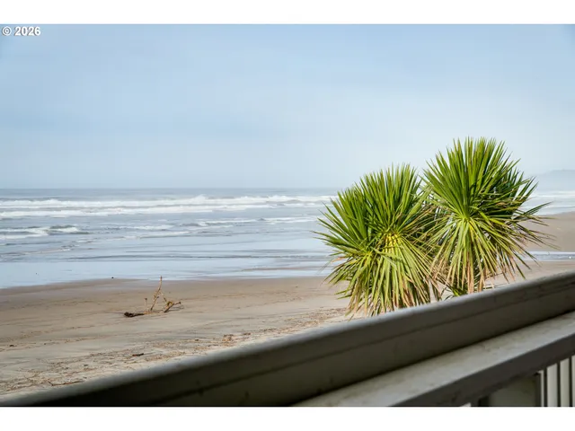 $439,000 | 137 South Pacific Street, Unit 16, Rockaway Beach, OR 97136