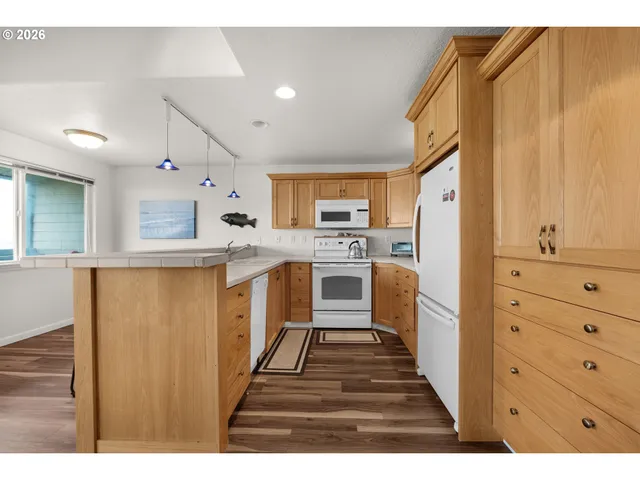 $439,000 | 137 South Pacific Street, Unit 16, Rockaway Beach, OR 97136
