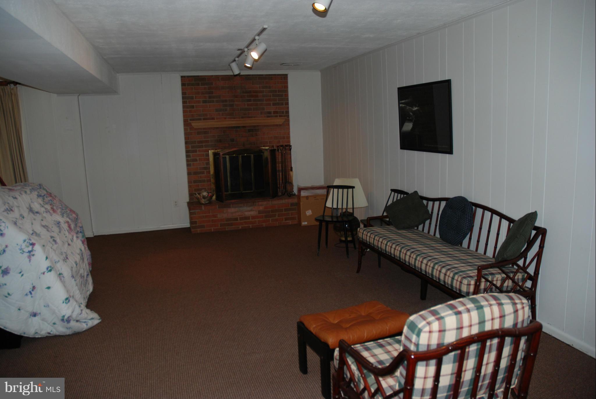 11816 Caplinger Road Silver Spring, MD 20904 - Photo 18 of 23 Family Room