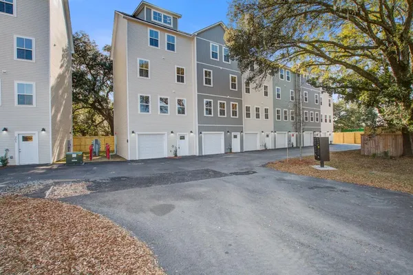 $2,295 | 2161 West Jimtown Drive, Unit 102, North Charleston, SC 29405