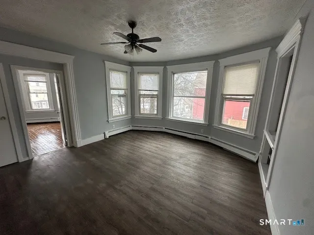 $1,800 | 414 Dixwell Avenue, Unit 2, New Haven, CT 06511